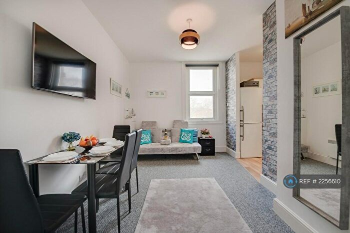 1 Bedroom Flat To Rent In Queen Street, Portsmouth, PO1