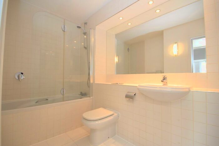 2 Bedroom Apartment To Rent In King Street, Maidenhead, Berkshire, SL6