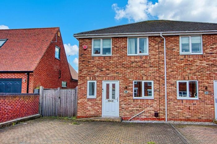 3 Bedroom Semi-Detached House For Sale In King Street, Clowne, S43