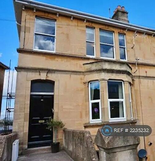 2 Bedroom Flat To Rent In Lower Oldfield Park, Bath, BA2