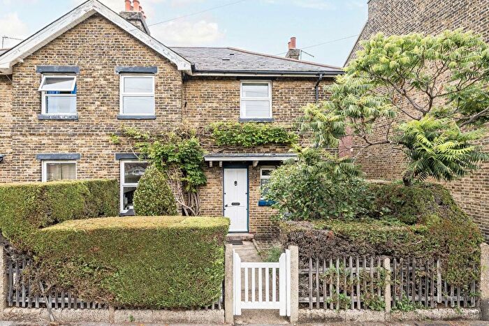 3 Bedroom Semi-Detached House For Sale In Heathfield Square, Wandsworth, SW18