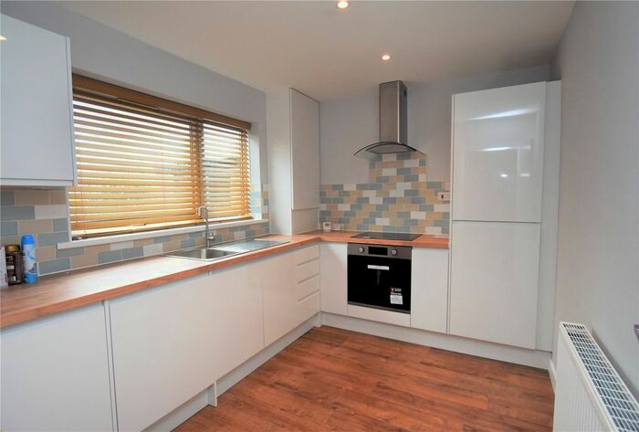2 Bedroom Flat To Rent In Station Road, London, SE25