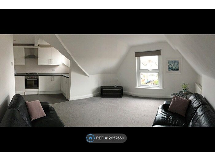 1 Bedroom Flat To Rent In Queens Road, SW19