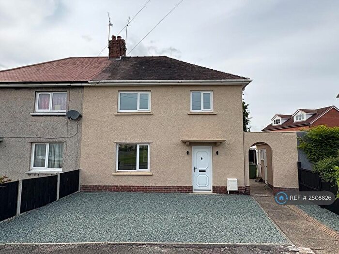 3 Bedroom Semi-Detached House To Rent In Bronywaun, Chirk, Wrexham, LL14