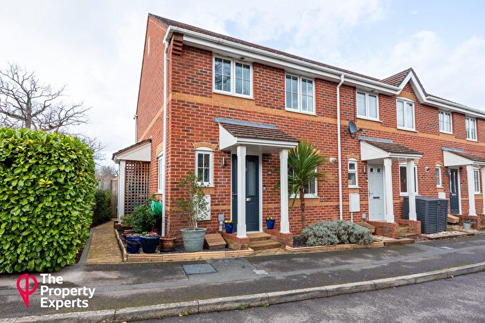 3 Bedroom End Terrace House For Sale In Rayner Drive, Reading, RG2