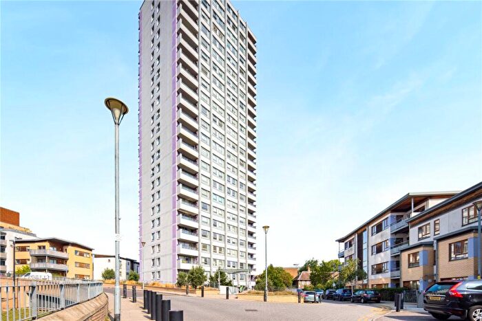 2 Bedroom Flat To Rent In Mallard Point, Rainhill Way, Bow, London, E3