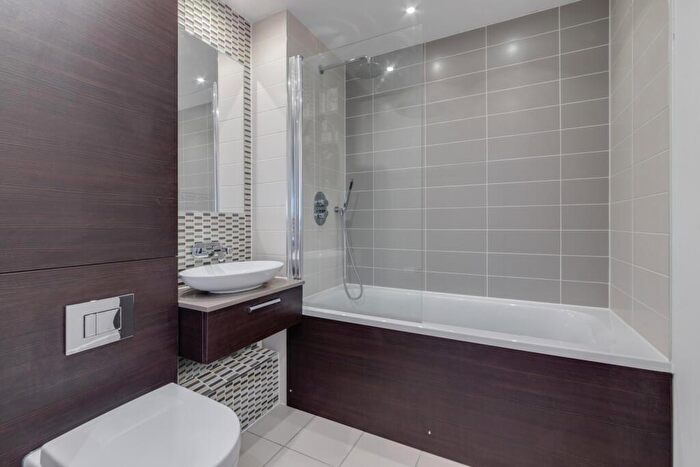 1 Bedroom Flat For Sale In Jarratt Street, Kingston Upon Hull, HU1