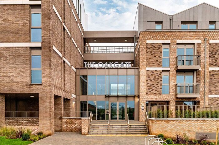 1 Bedroom Flat To Rent In The Oakgate, Leatherhead, KT22