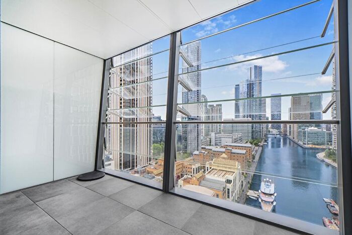 Flat To Rent In Dollar Bay Place London, E14