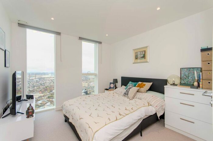 2 Bedroom Flat To Rent In Saffron Central Square, Croydon, CR0