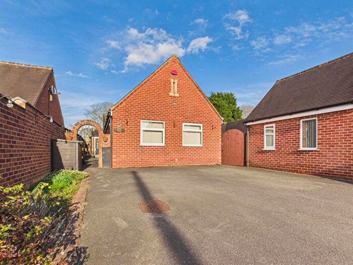 3 Bedroom Bungalow For Sale In Main Street, Burnaston, DE65