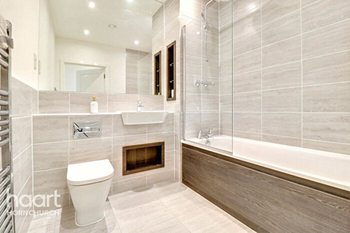 2 Bedroom Apartment For Sale In The Rose, Hornchurch, RM12