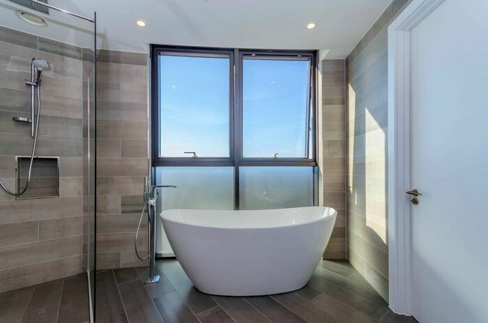 2 Bedroom Flat To Rent In East, Dalston, London, E8