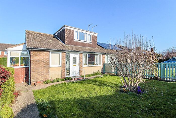 3 Bedroom Semi Detached Bungalow For Sale In Oakland Drive, Netherton, Wakefield, WF4