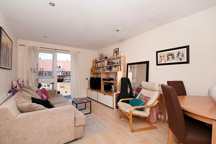 1 Bedroom Flat To Rent In Hoxton Square, Hoxton, N1