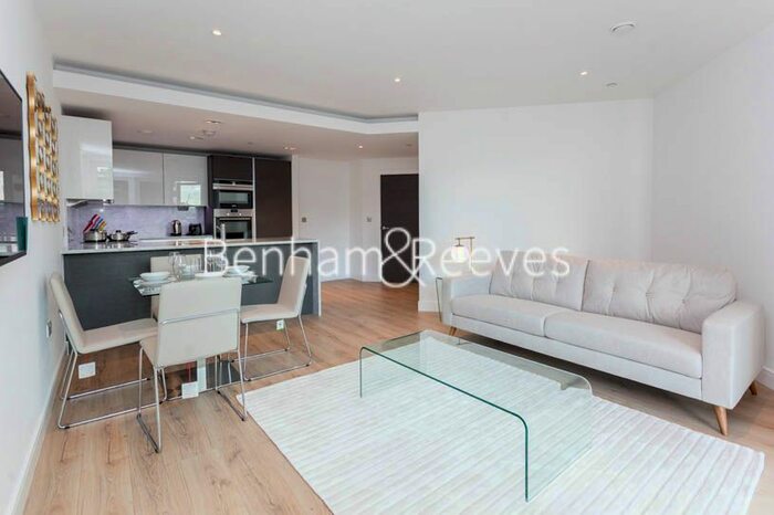 2 Bedroom Flat To Rent In Sovereign Court, Hammersmith, W6