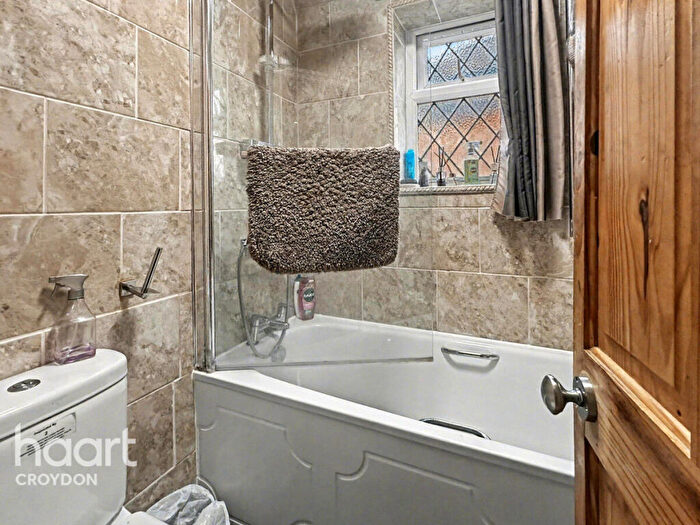 3 Bedroom Semi Detached House For Sale In Foxearth Road, South Croydon, CR2