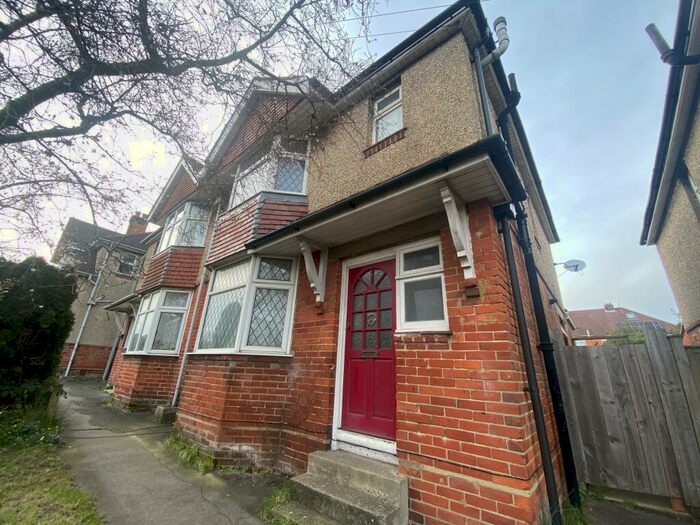 4 Bedroom Semi-Detached House To Rent In Burgess Road, SO16