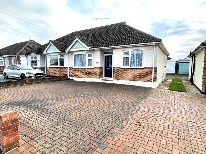 2 Bedroom Bungalow For Sale In Leslie Road, Rayleigh, Essex, SS6