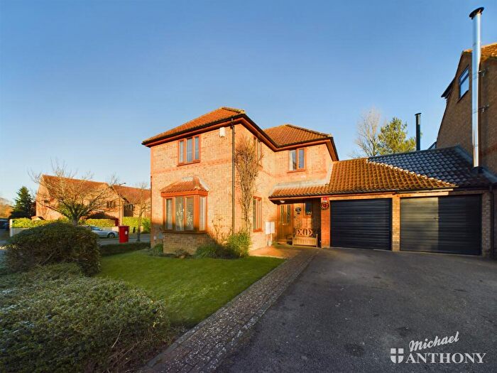 4 Bedroom Detached House For Sale In Berwald Close, Milton Keynes, MK7