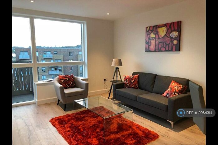 2 Bedroom Flat To Rent In High Street, London, N8