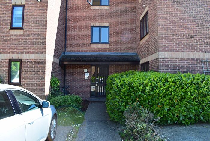 2 Bedroom Flat To Rent In Moorymead Close, Watton At Stone, SG14