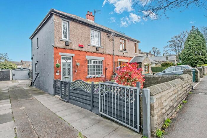 3 Bedroom Semi Detached House For Sale In Fenby Avenue, Bradford, West Yorkshire, BD4