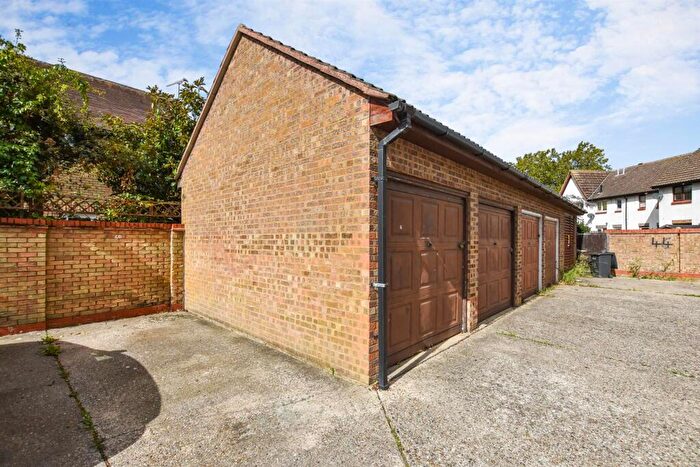 2 Bedroom End Of Terrace House For Sale In Blackwood Chine, South Woodham Ferrers, CM3