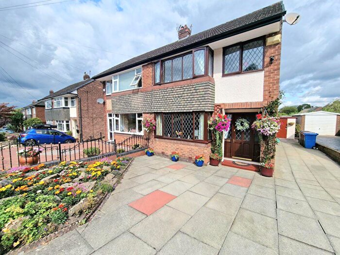3 Bedroom Semi-Detached House For Sale In Oxford Drive, Woodley, SK6