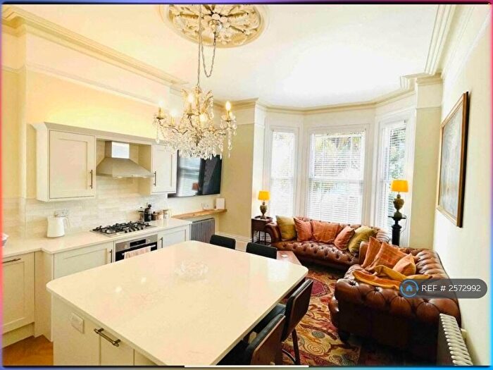 2 Bedroom Flat To Rent In Belmont House, Ventnor, PO38