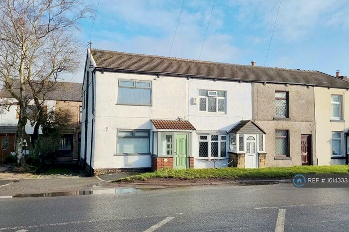3 Bedroom End Of Terrace House To Rent In Chorley Road, Westhoughton, Bolton, BL5
