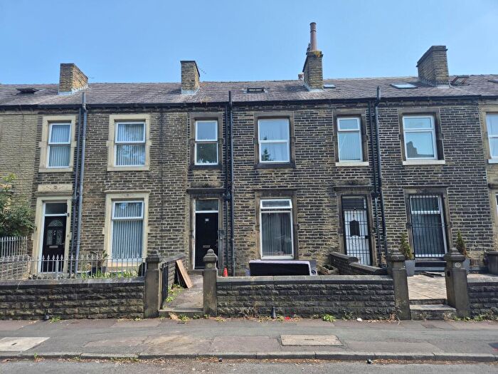5 Bedroom Terraced House For Sale In Arnold Avenue, Huddersfield, West Yorkshire, HD2