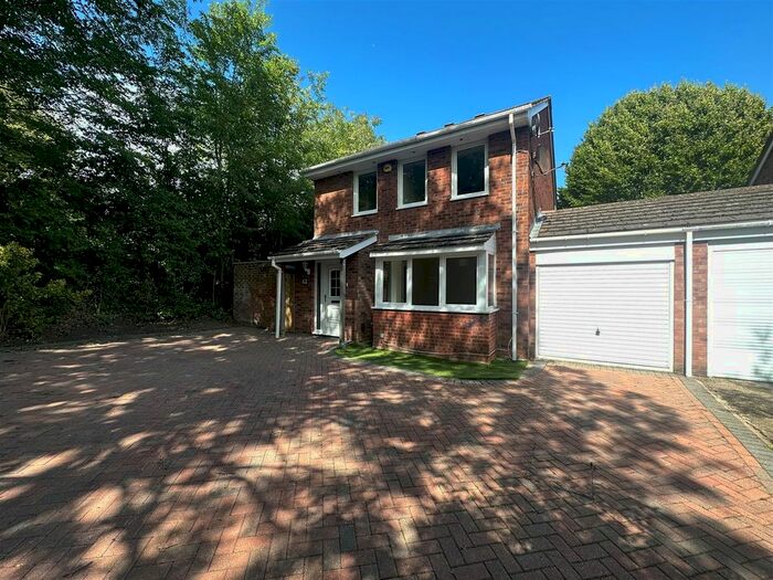 4 Bedroom Link Detached House To Rent In Teasel Avenue, Conniburrow, Milton Keynes, MK14