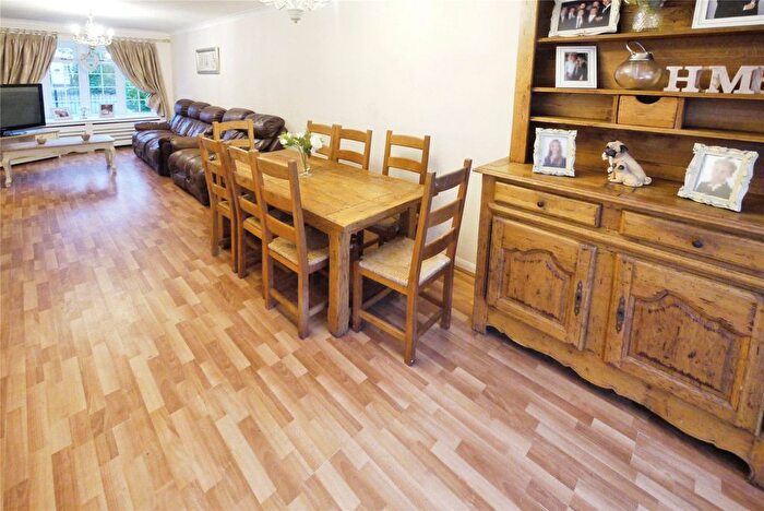 3 Bedroom Terraced House For Sale In London Road, Brentwood, Essex, CM14