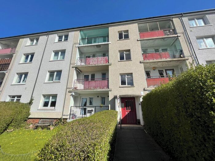 3 Bedroom Flat To Rent In Carron Place, Glasgow, G22