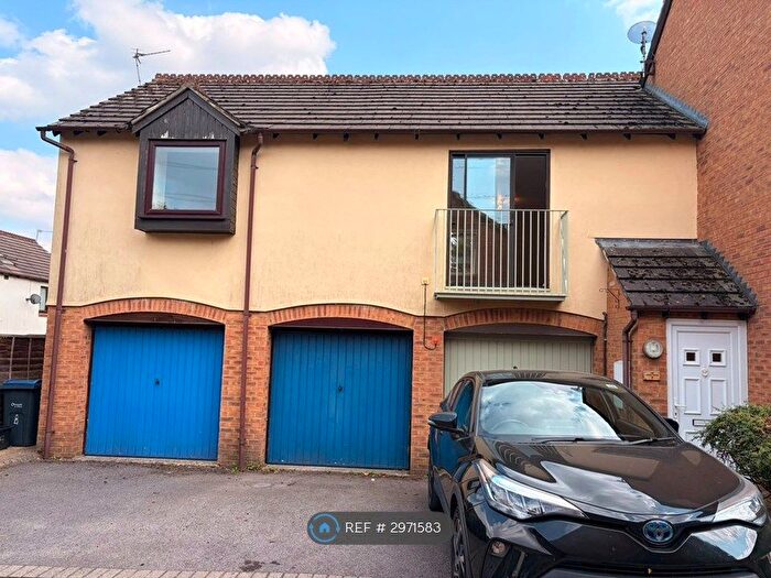 1 Bedroom Semi-Detached House To Rent In Hollybush Close, Chippenham, SN14