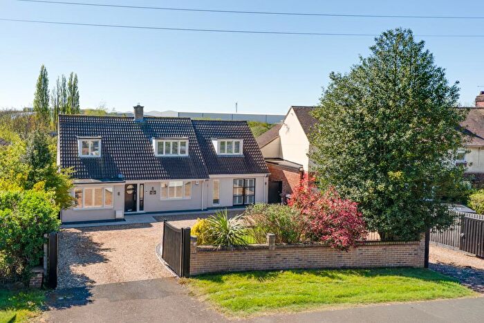 4 Bedroom Detached House For Sale In Corby Road, Weldon, NN17