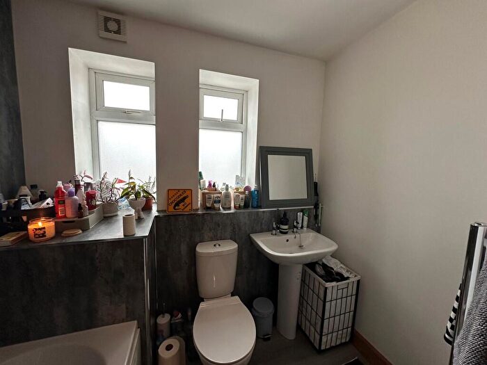 2 Bedroom Apartment To Rent In Shaw Heath, Stockport, SK3