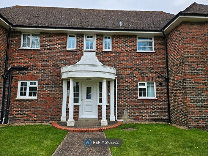 2 Bedroom Flat To Rent In Dixwell House, Folkestone, CT20