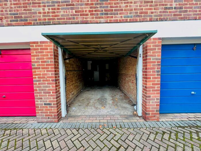 Property To Rent In Cotelands, Croydon, CR0