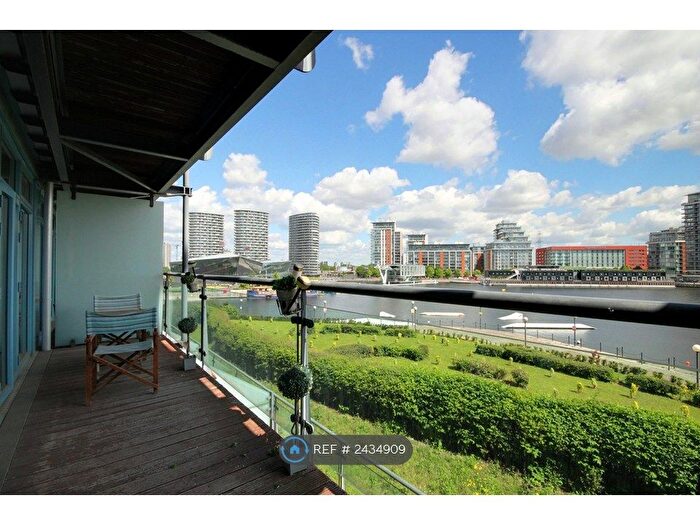 2 Bedroom Flat To Rent In Western Beach Apartments, London, E16