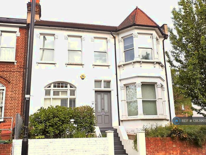 2 Bedroom Maisonette To Rent In Wightman Road, London, N8