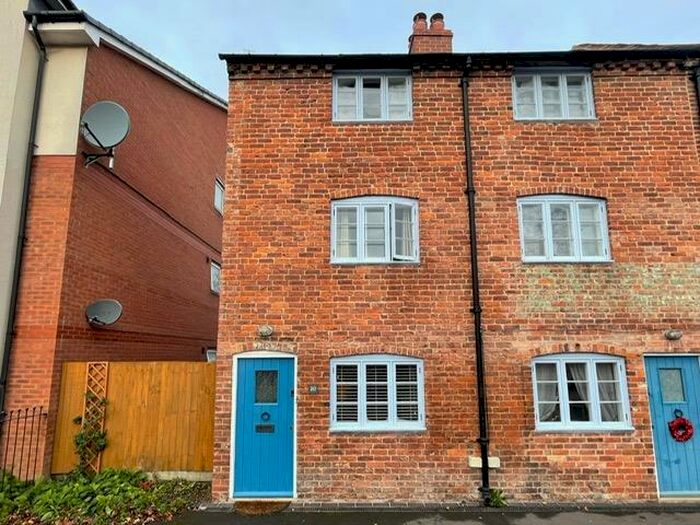 2 Bedroom House To Rent In Horsefair, Kidderminster, DY10