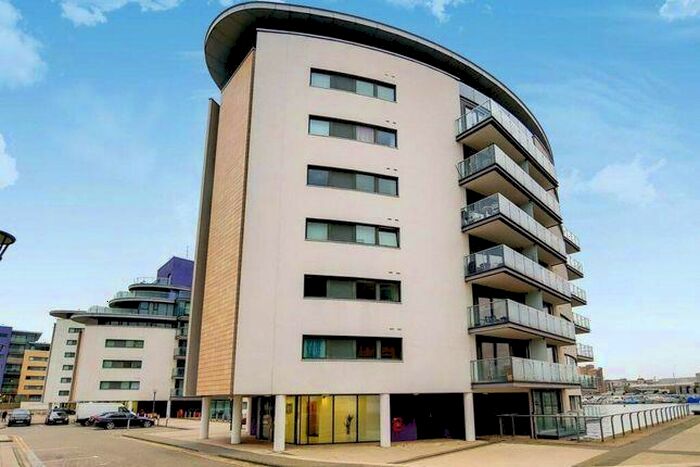 2 Bedroom Apartment To Rent In Fathom Court, London, E16