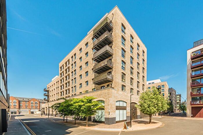 1 Bedroom Flat To Rent In Bradshaw Yard, Brentford, TW8