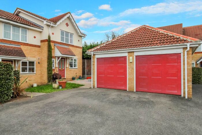 2 Bedroom House To Rent In Chertsey, Surrey, KT16