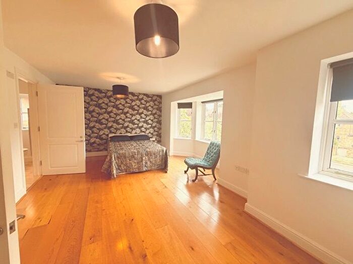 2 Bedroom Flat To Rent In Blandford Avenue, Oxford, OX2