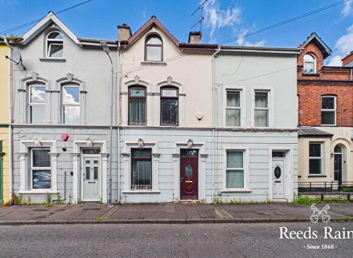 4 Bedroom House For Sale In Castleton Gardens, Belfast, BT15