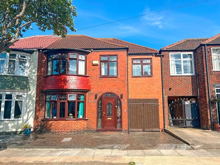 5 Bedroom Semi-Detached House For Sale In Tweed Road, Redcar, TS10