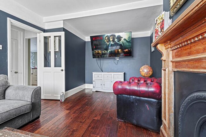 4 Bedroom Detached House For Sale In Thrapston Road, Finedon, Wellingborough, NN9